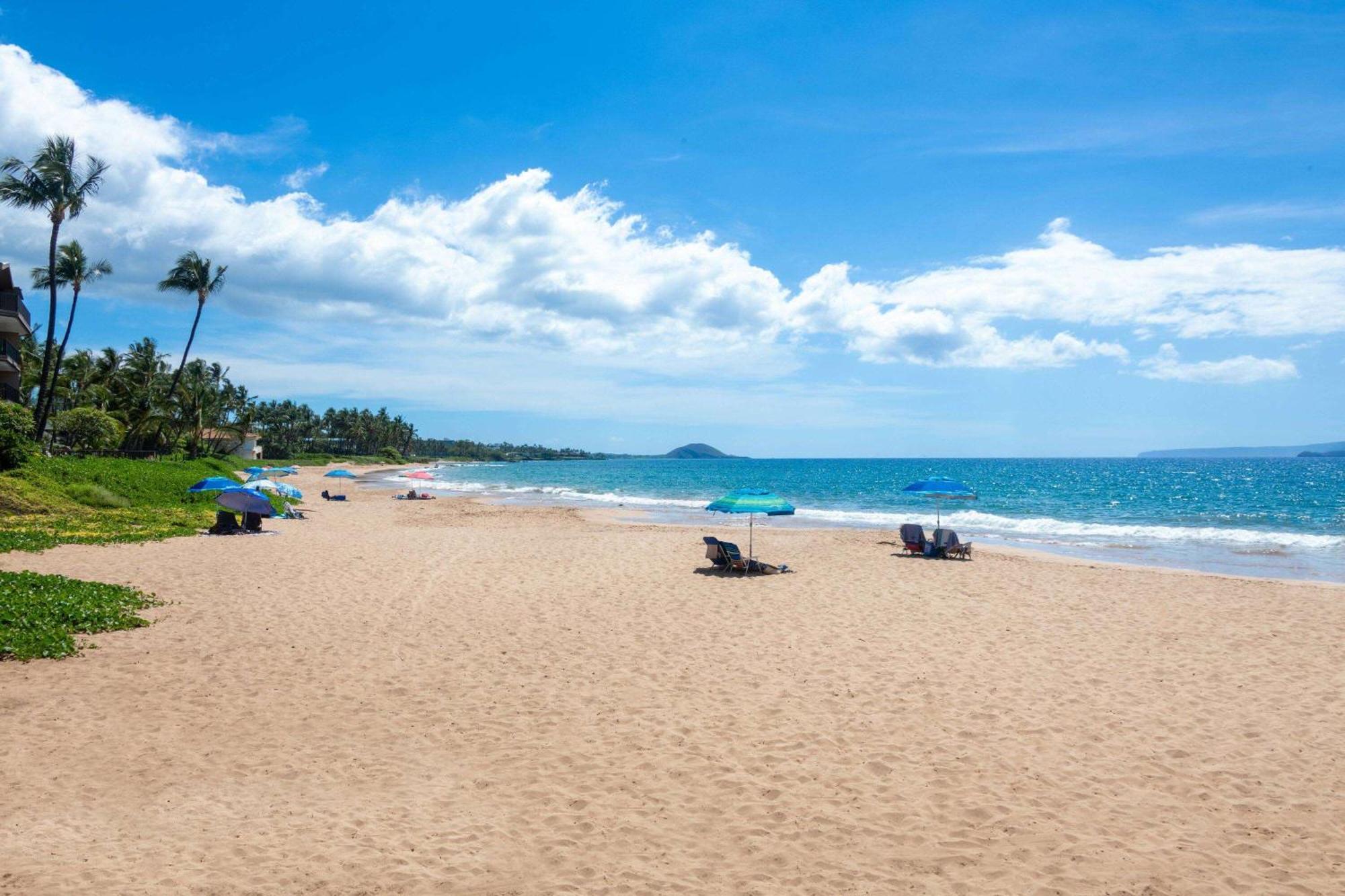 Days Inn By Wyndham Maui Oceanfront Wailea  Exterior photo